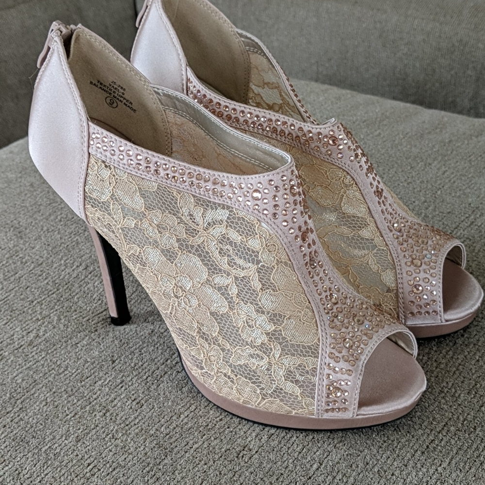 Dress shoe